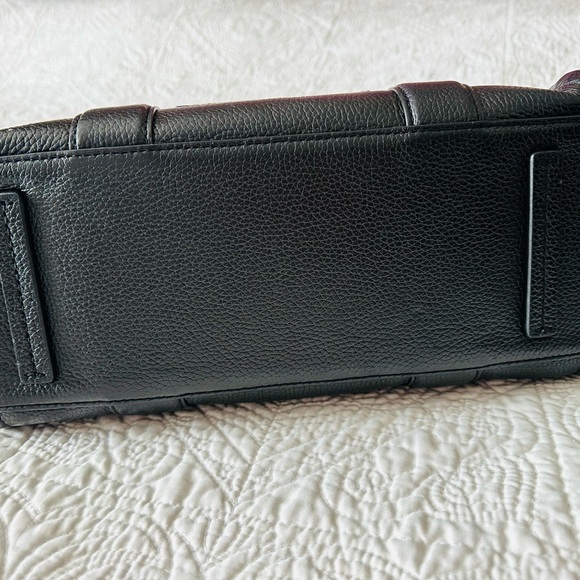 Marc Jacobs Authentic Black Medium Leather Tote Bag - Picture 6 of 12